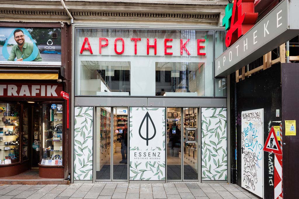 Essenz Apotheke Neubau – Innenansicht auf der Mariahilfer Straße