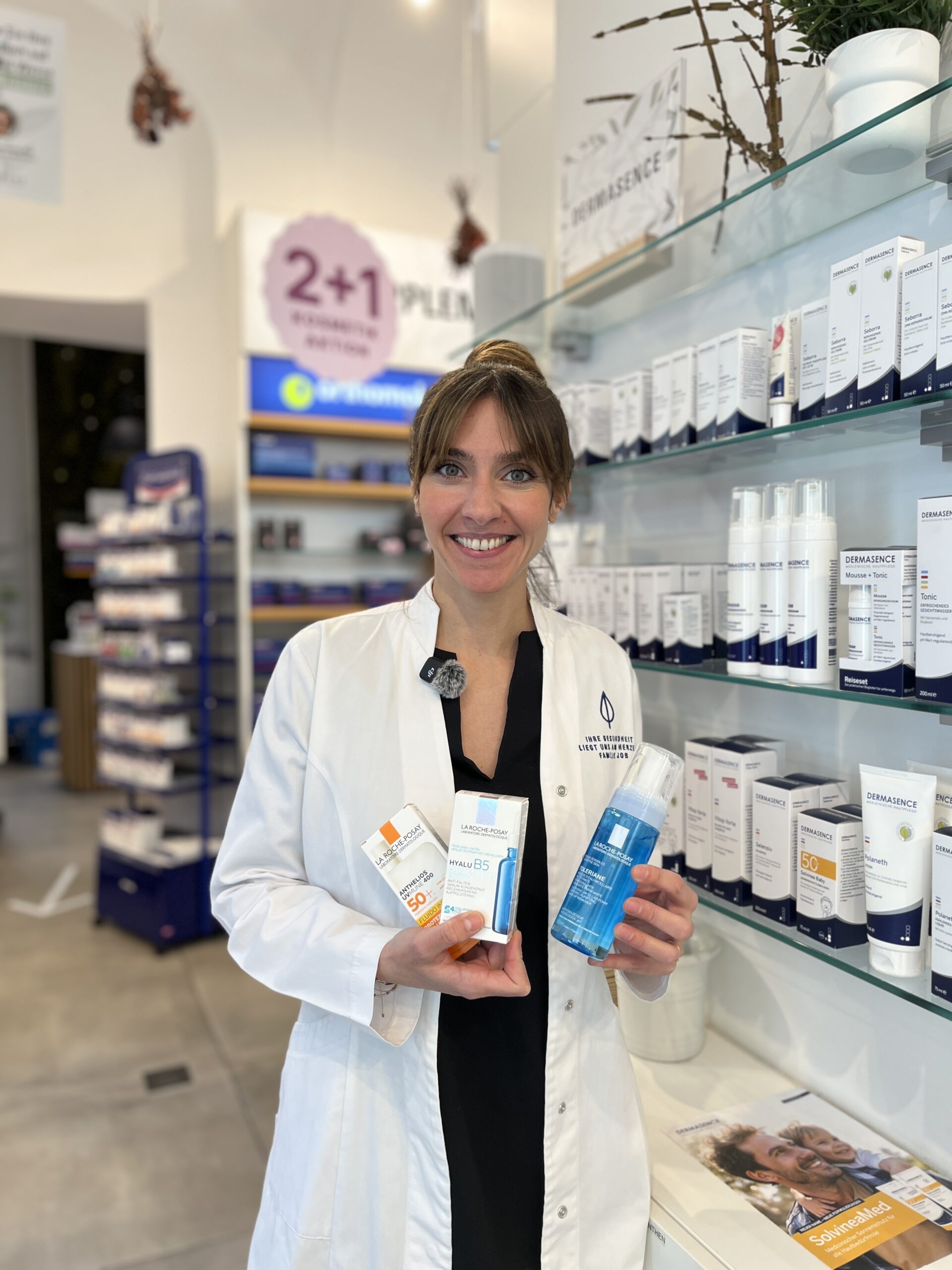 Tashina mit Produkten