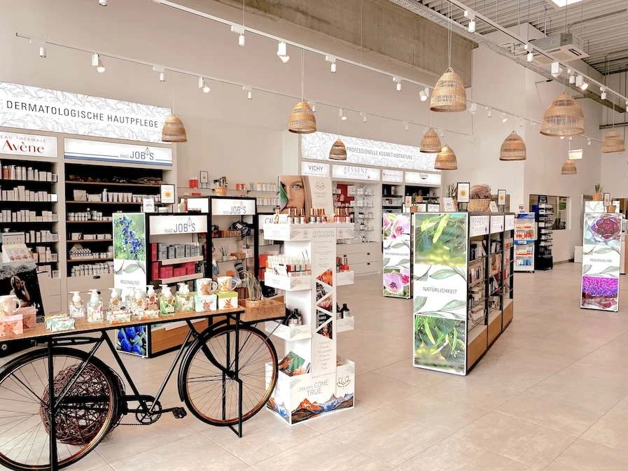 Mag. Job's Apotheke Parndorf – Innenansicht in den PADO Shopping Galerien