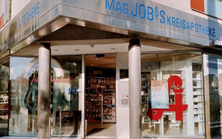 Mag. Job's Kreisapotheke Neusiedl am See – Ansicht am Hauptplatz